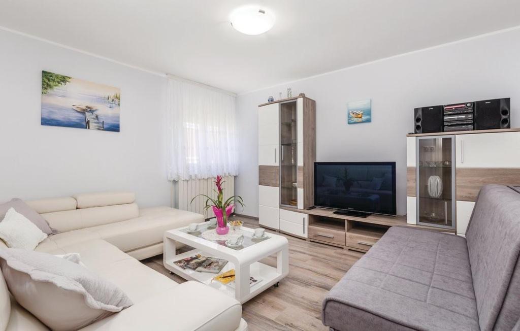 Апартаменты Apartman Viskovo-Opatija 4* Экстерьер фото
