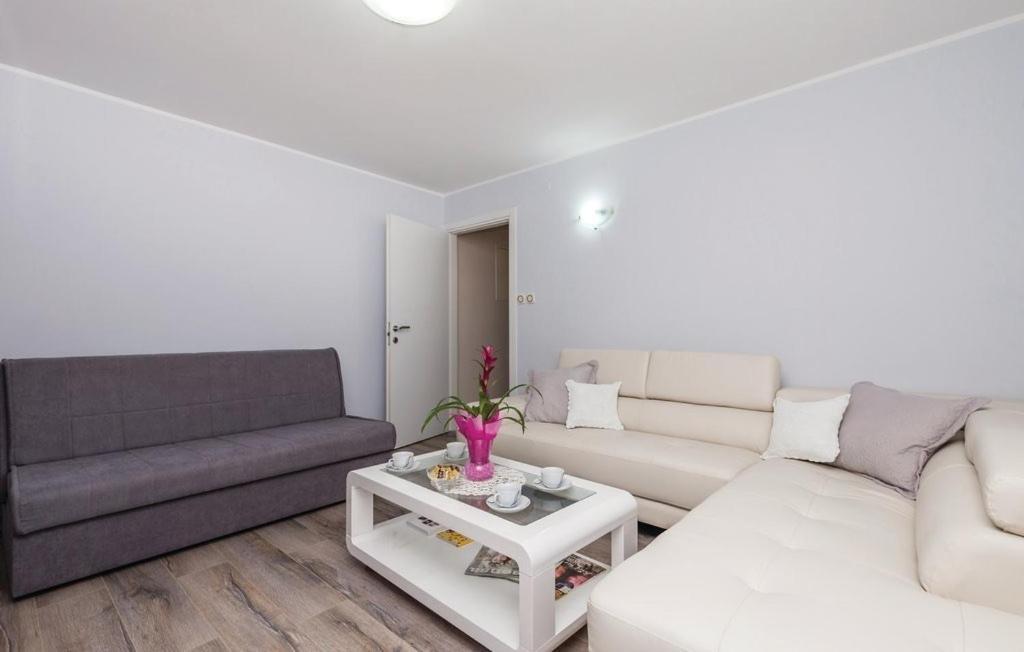 Апартаменты Apartman Viskovo-Opatija 4* Экстерьер фото